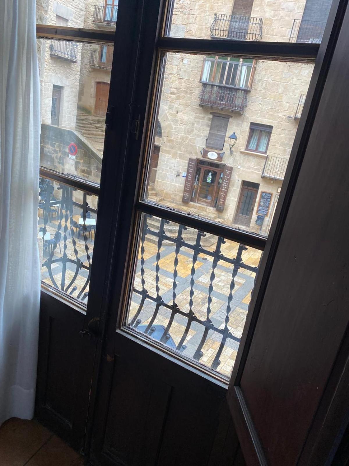 Hotel Fonda La Plaza Valderrobres Exterior foto