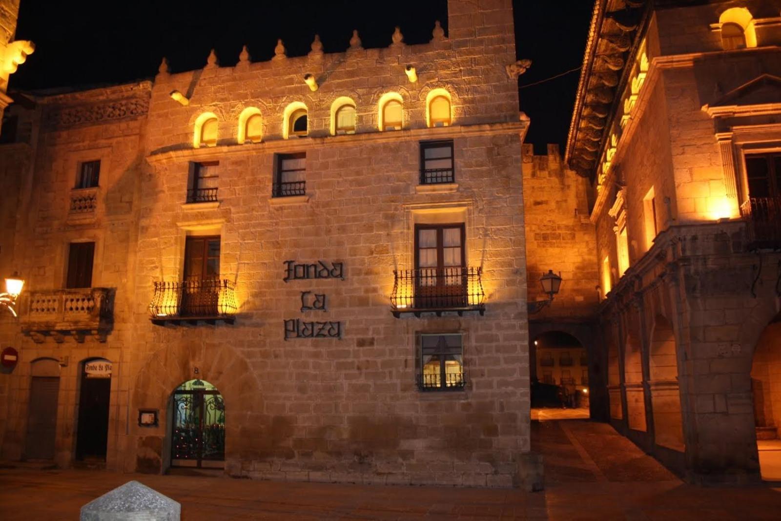 Hotel Fonda La Plaza Valderrobres Exterior foto